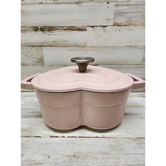 Martha Stewart 2 Quart Enameled Cast Iron Pink Heart Dutch Oven - Picture 7 of 13